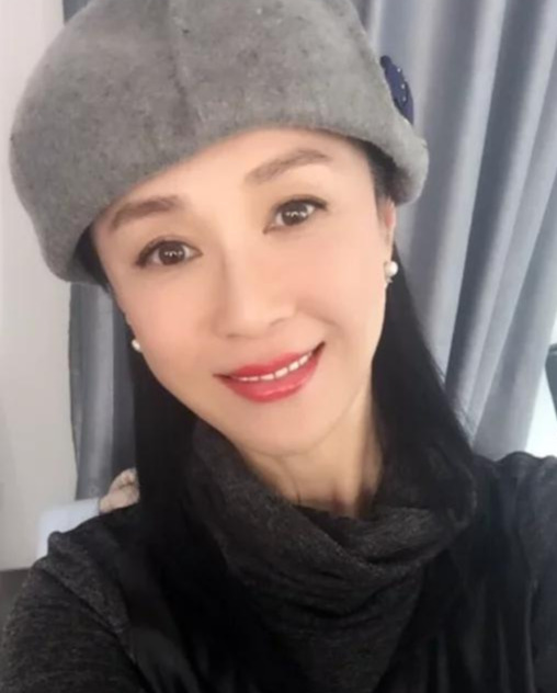 最美妲己傅藝偉，因吸毒毀了自己也害了兒子，你為何自甘墮落？