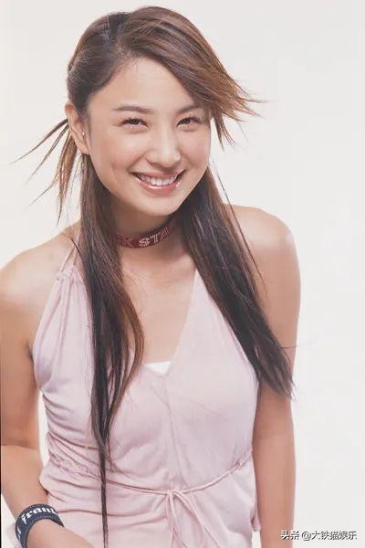 4對同齡貌美女星顏值對比，整容老去和自然老去，差距一目瞭然