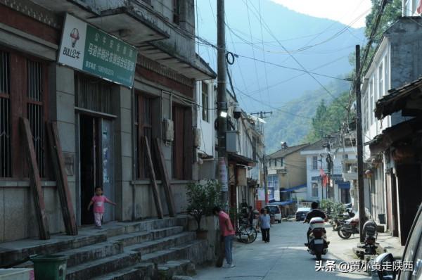 開車翻越秦嶺去漢中,不走高速走國道,路上風景竟然這麼好 開車翻越秦嶺去漢中,不走高速走國道,路上風景竟然這麼好