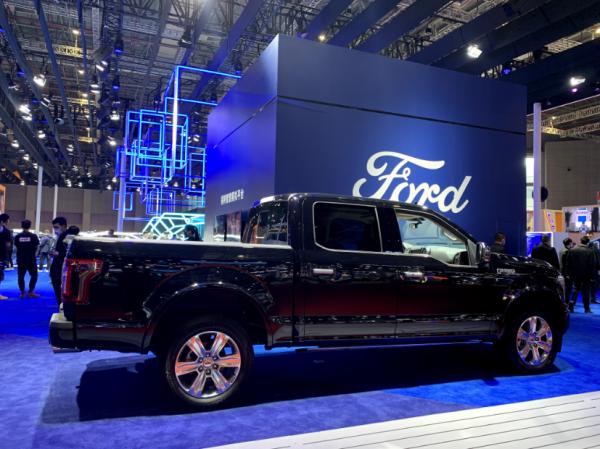 全尺寸皮卡福特F-150,搭載3.5T V6發動機,既能載人也能拉貨 全尺寸皮卡福特F-150,搭載3.5T V6發動機,既能載人也能拉貨