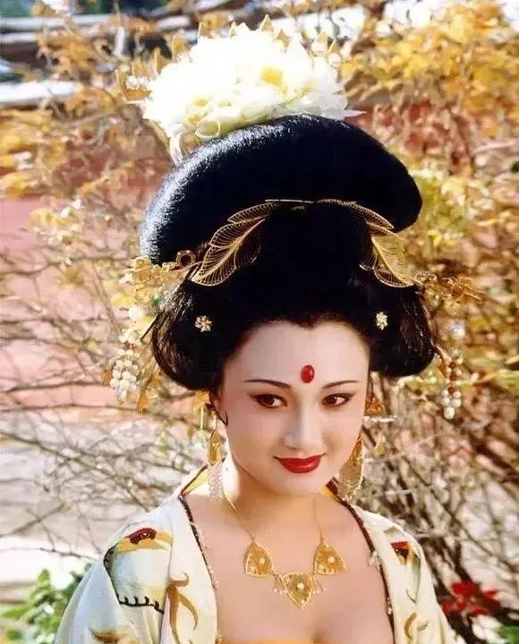 70.80.90年代的大陸女星,她們美得渾然天成風華絕代、國色天香 70.80.90年代的大陸女星,她們美得渾然天成風華絕代、國色天香