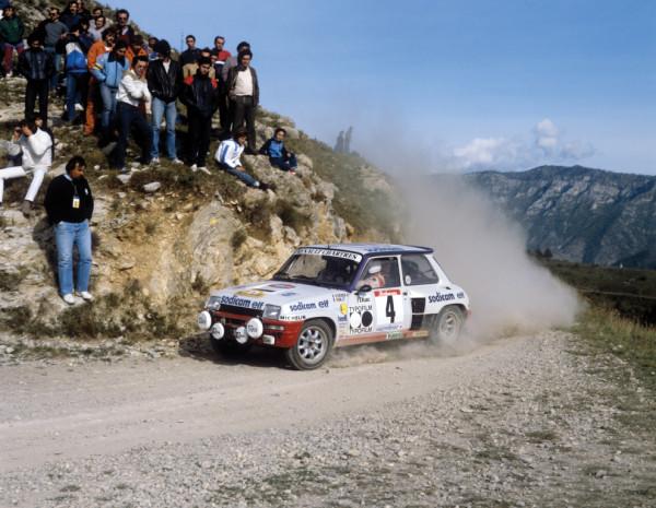 40年前的老車改成賽博朋克風格,158馬力變400馬力 40年前的老車改成賽博朋克風格,158馬力變400馬力