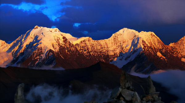 中國蜀山之王，比珠穆朗瑪峰更難攀登，到底是什麼原因呢？