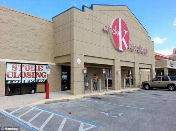 一模一樣的套路，美國富豪詐死騙取800萬保費，卻因太勤勞被識穿