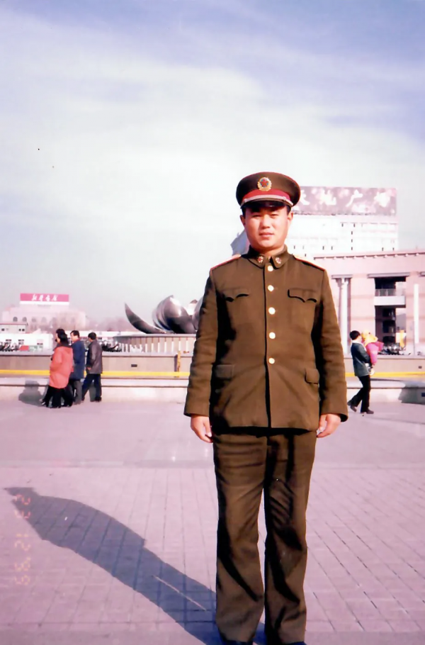 【八一專刊】從“軍裝綠”到“檢察藍”,角色己變初心不改 【八一專刊】從“軍裝綠”到“檢察藍”,角色己變初心不改