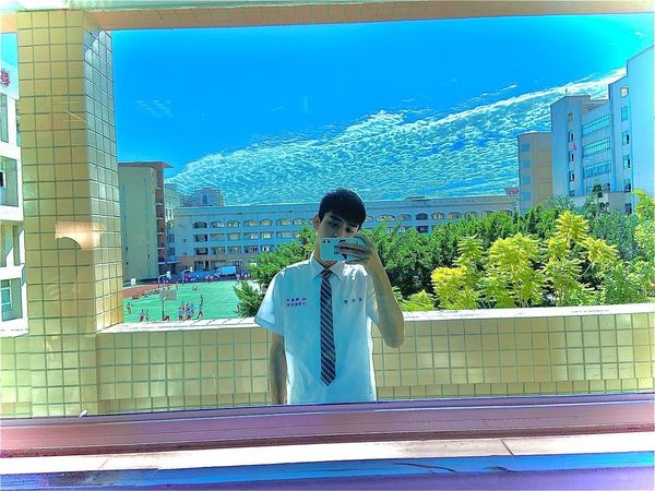 《華燈》林心如兒「眼鏡下藏水汪大眼」超帥！年僅19歲連線熱門片