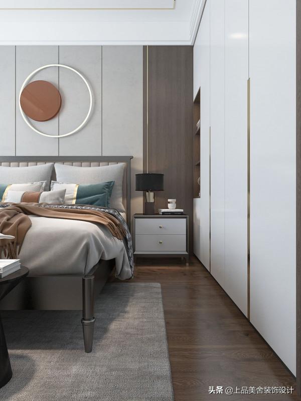 江蘇夫婦將兩套房打通，以現代時尚為格調，卻裝出大豪宅的視覺感