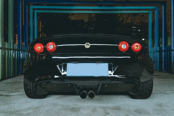 路特斯Elise,男人的“健身房” 路特斯Elise,男人的“健身房”