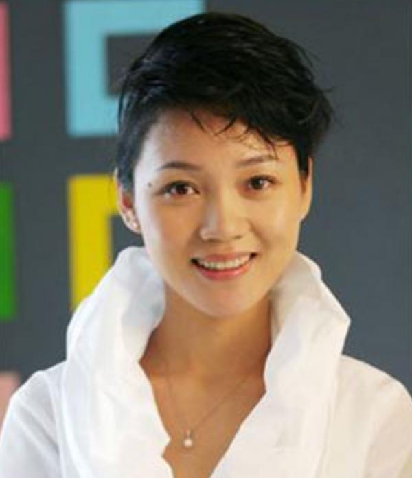 “安徽衛視一姐”周群：大火時與郭德綱傳緋聞，如今自曝月薪3000