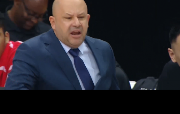 李春江親手率隊教訓首鋼，王哲林三分手感滾燙，一臉陽光燦爛