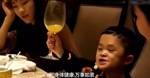 “小馬雲”範小勤的毀滅史,他的故事遠比你想象得更惡劣 “小馬雲”範小勤的毀滅史,他的故事遠比你想象得更惡劣