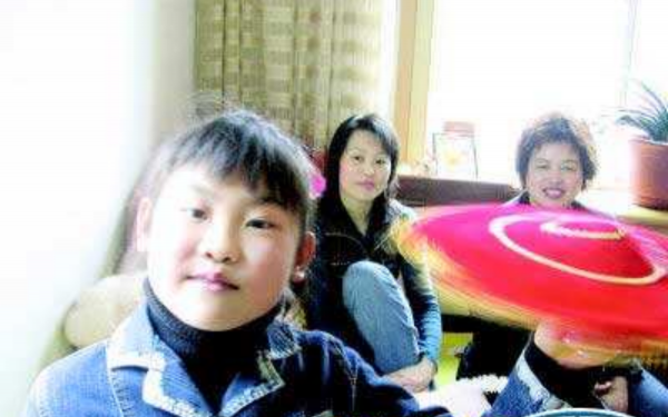 2006年，為救患白血病繼女，丈夫同意妻子和前夫再孕，結果如何？