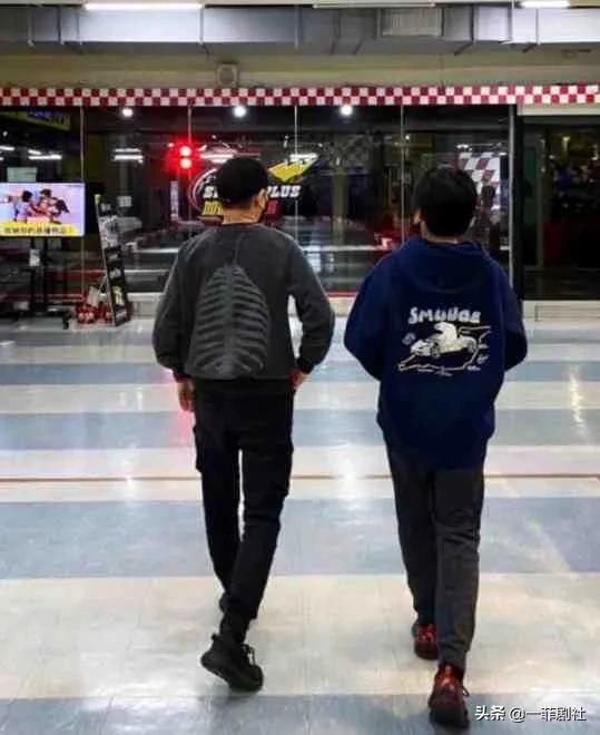 娛樂圈最新爆料，眾多明星都在內，大瓜小瓜溫暖的記憶，吃瓜拿走