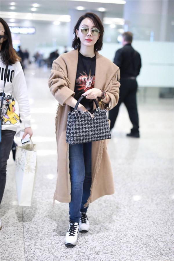 學陳數董卿這樣穿多高階,見大世面的女人,過年很少穿大衣打底褲 學陳數董卿這樣穿多高階,見大世面的女人,過年很少穿大衣打底褲