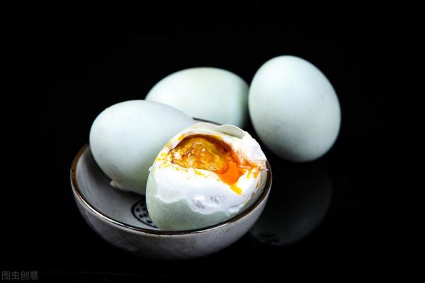 吃火腿腸會增加癌症風險？醫生忠告：以下4種食物應該少吃或不吃