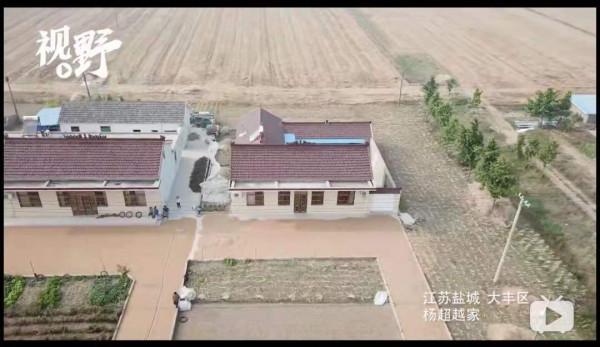 草根少女楊超越：從服務員到爆紅，讓無數二代咬牙切齒又望塵莫及