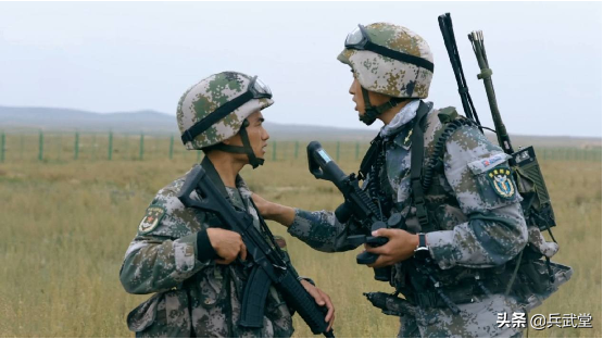 國內空突旅新增多款裝備?191新槍新電臺,加強版山貓防禦力更強 國內空突旅新增多款裝備?191新槍新電臺,加強版山貓防禦力更強