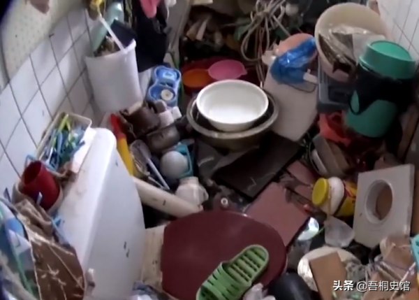 韓國40歲的奇葩兒子，一生啃老迫使75歲父親撿垃圾，一年撿150噸