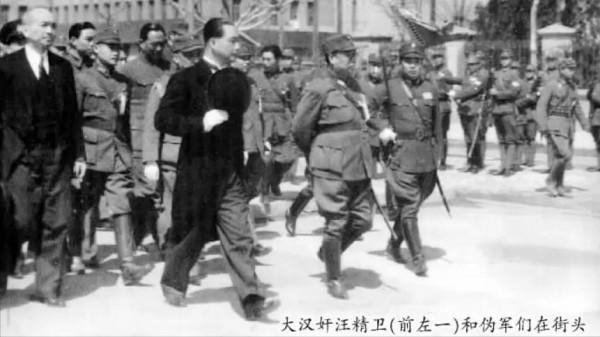 粟裕收到偽軍中將送的一盒煙，臉色突變，立即命全軍集合關閉電臺