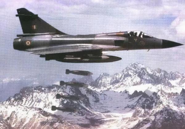 印度空軍幻影2000戰機墜毀,這些“老爺機”到底還能撐多久? 印度空軍幻影2000戰機墜毀,這些“老爺機”到底還能撐多久?