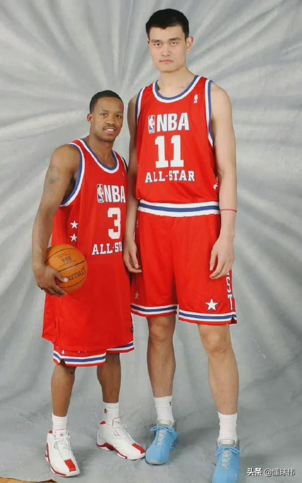 弗蘭西斯回憶老隊友姚明的第一次全明星之旅，深受喬丹和科比喜歡