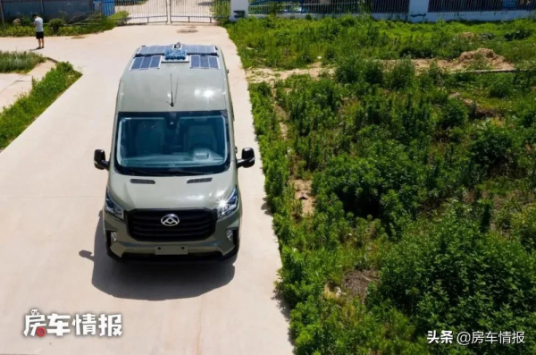 20萬出頭的V90房車,越野風格外觀開出去倍兒酷,適合年輕小夫妻 20萬出頭的V90房車,越野風格外觀開出去倍兒酷,適合年輕小夫妻