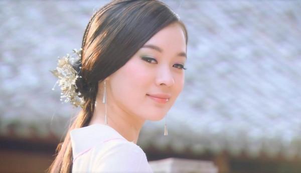 單看一般般，演起戲卻總能豔壓，這6位女星，妥妥的演技帶飛顏值