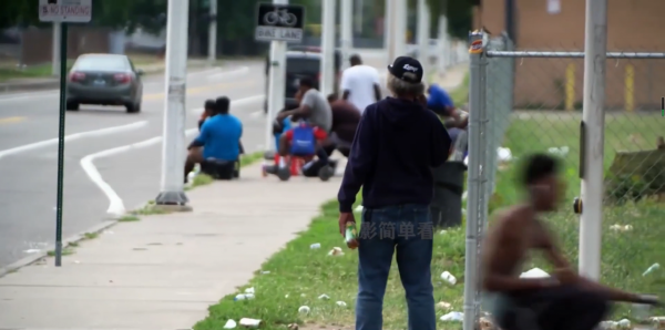實拍美國“禁區”的毒販交易，全是亡命徒，警察都不敢管