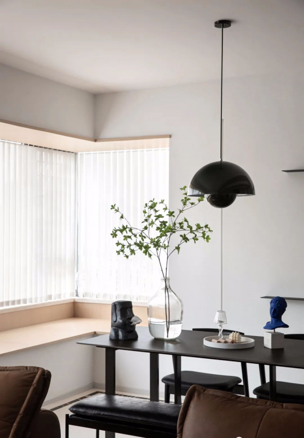 110㎡精裝房改造，顏色點綴空間，打造出濃濃的藝術氣息