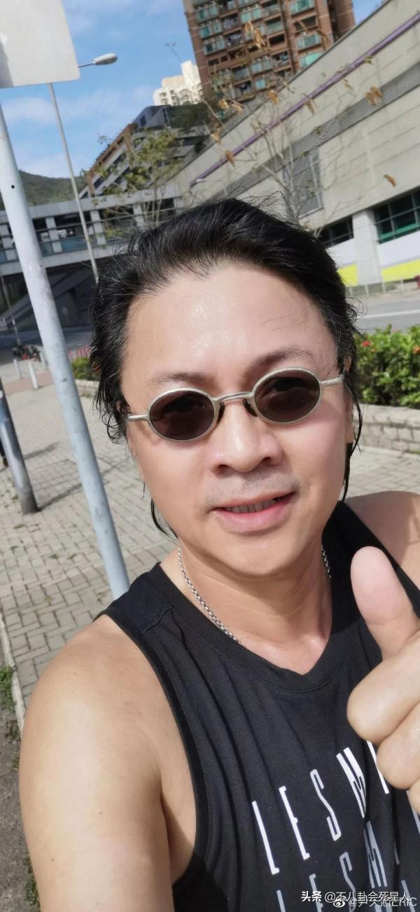 香港藝人來內地發展原因,不想下一代吃苦,內地薪酬暴漲快 香港藝人來內地發展原因,不想下一代吃苦,內地薪酬暴漲快