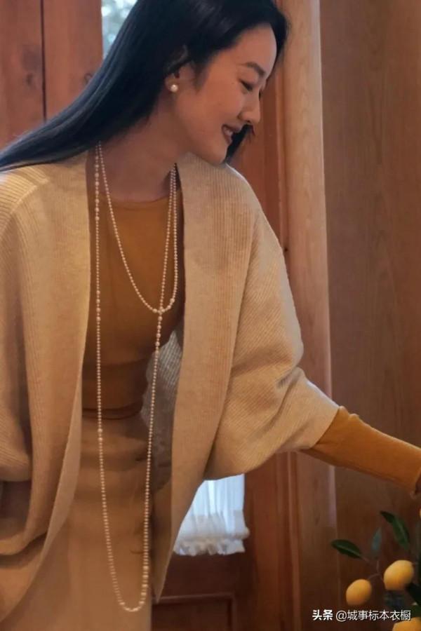 冬天的暖氣房很實用百搭又優雅丨羊絨同色咖色款 冬天的暖氣房很實用百搭又優雅丨羊絨同色咖色款