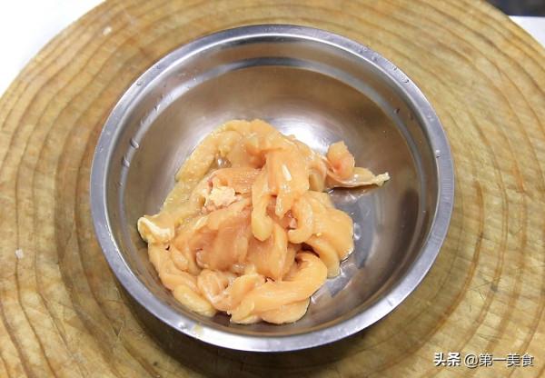 線椒雞柳很多人第一步就做錯了,雞柳醃製有技巧,鮮嫩可口又不柴 線椒雞柳很多人第一步就做錯了,雞柳醃製有技巧,鮮嫩可口又不柴