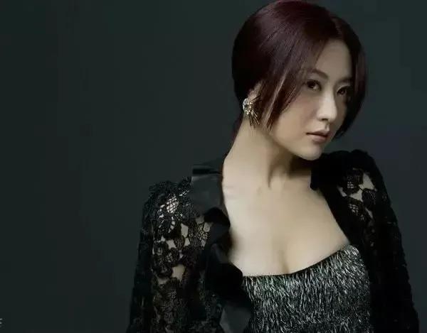 白冰真有點女朋友的樣子