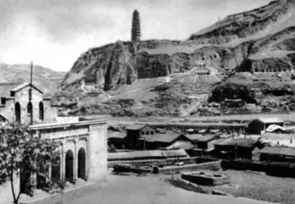 皖南事變罪魁禍首&comma;潛伏毛主席身邊的特務&comma;竟因一支菸被毛主席識破