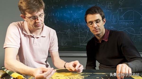 難倒物理學家的謎題，為什麼義大利麵不能折成兩段？