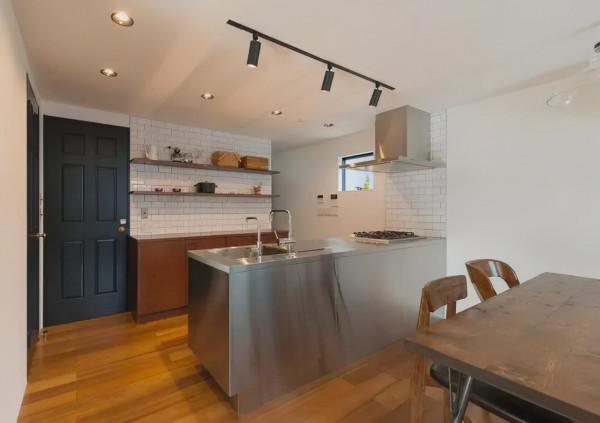 爸媽買的小複式樓，樓上樓下125平，住兩家人也不擠