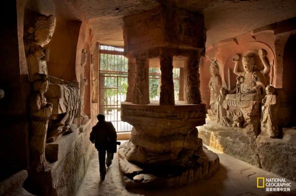 巴蜀石窟,永遠的神 巴蜀石窟,永遠的神