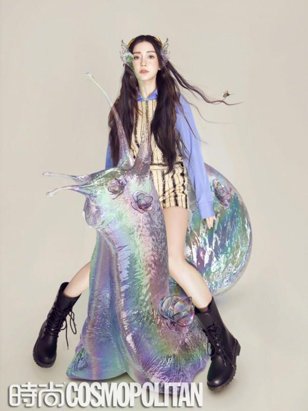 宋慧喬和Angelababy差6歲,穿百褶裙和連體褲頻頻撞衫,太驚豔 宋慧喬和Angelababy差6歲,穿百褶裙和連體褲頻頻撞衫,太驚豔