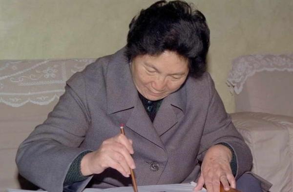 陳慕華:八路軍首位女參謀,59歲當副總理,64歲當銀行行長 陳慕華:八路軍首位女參謀,59歲當副總理,64歲當銀行行長