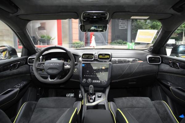 嫌改裝麻煩費用高，又怕上路被查，不妨考慮這兩款原廠車