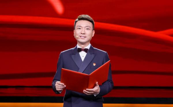 央視一哥“康輝”以及他讓人羨慕的23年的丁克婚姻 央視一哥“康輝”以及他讓人羨慕的23年的丁克婚姻