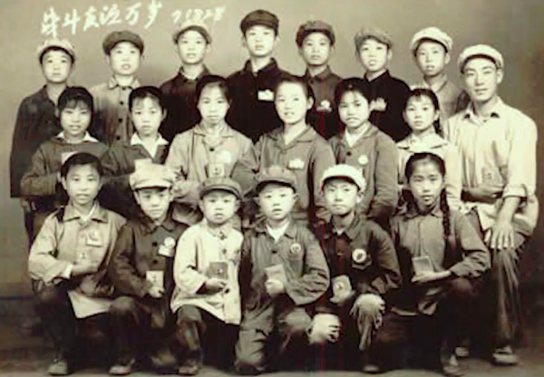 1910-2010中國校服有哪些？網友：我看到我小時候的樣子了