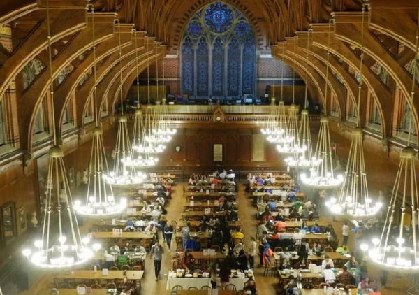 東北小夥辛奇隆：21歲迎娶賭王千金，500萬聘禮，卻換來14億嫁妝