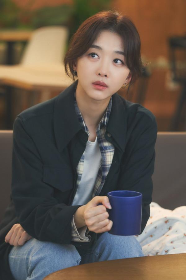 儘管臉有點&OpenCurlyDoubleQuote;僵&rdquo;，她的演技也給顏值加了很多分吧？