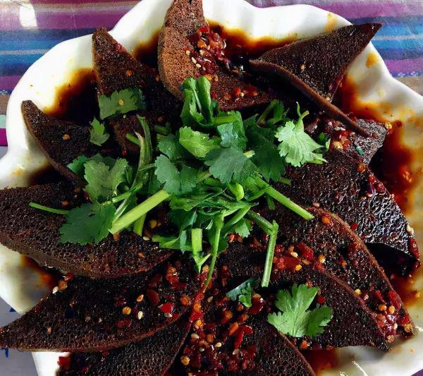 雲南特色美食——吹肝！我們不吹氣球，我們“吹肝”