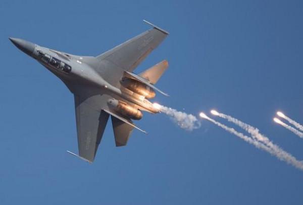 被稱為“炸彈卡車”,殲-16作為我國最強多用途戰鬥機,有多強? 被稱為“炸彈卡車”,殲-16作為我國最強多用途戰鬥機,有多強?