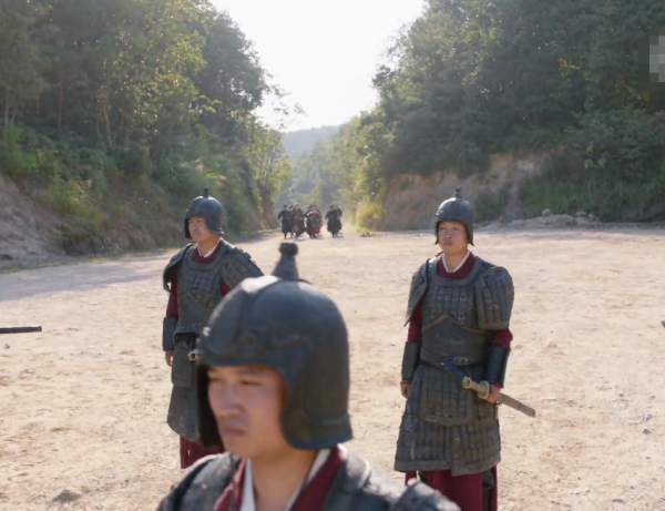 同樣是打仗場面，別的古裝劇都是千軍萬馬，《嘉南傳》有點敷衍了