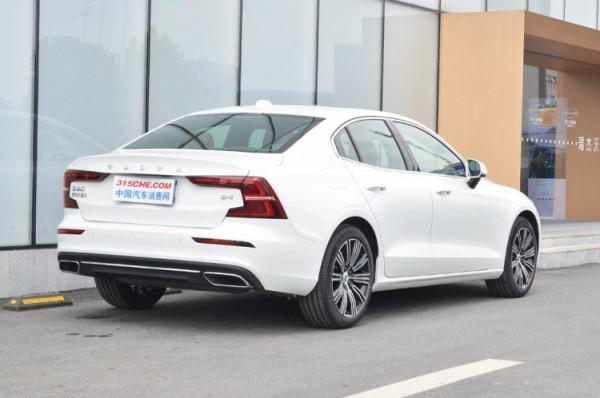 換裝48V輕混系統 實拍2022款沃爾沃S60