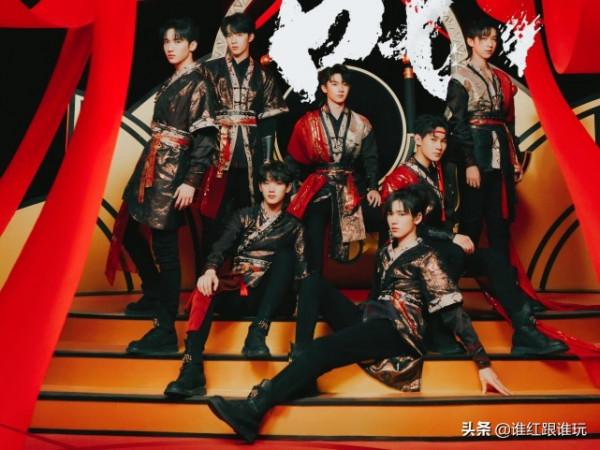 雙11晚會彩排路透:易烊千璽酷帥插兜,時代少年團變順毛乖小孩 雙11晚會彩排路透:易烊千璽酷帥插兜,時代少年團變順毛乖小孩