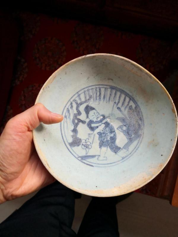這個有些瓢的青花瓷，竟然有藏友說是國產料的民窯元青花
